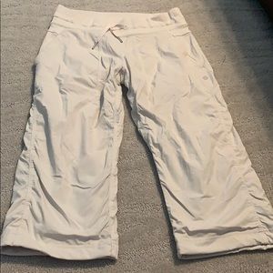 ❤️Women’s Lululemon Athletica Capris size 6❤️